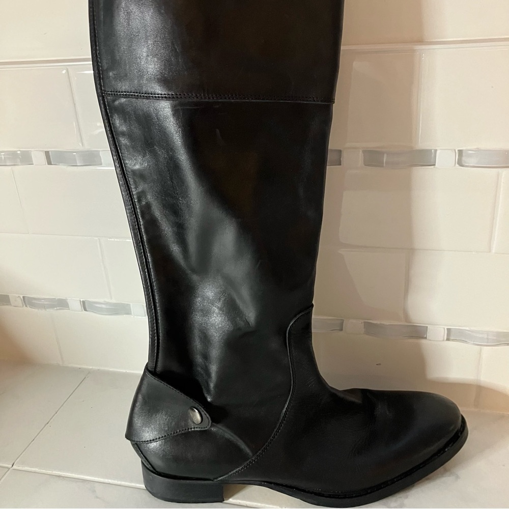 Flat Black Boots - Back Zipper
